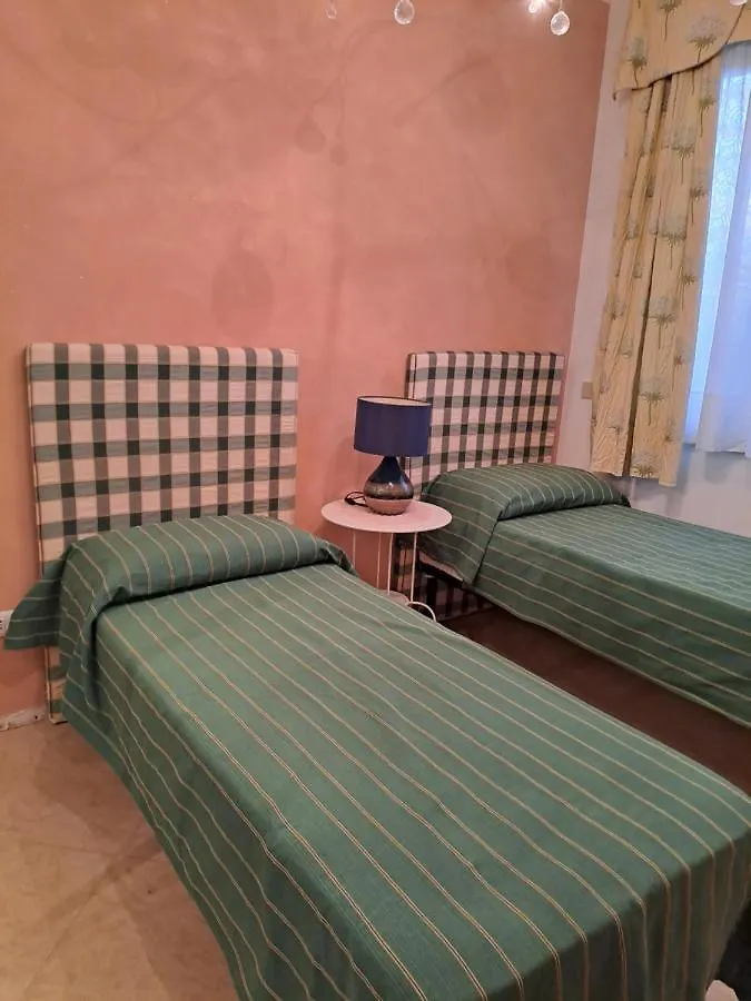 Camera con bagno Messina 0*,